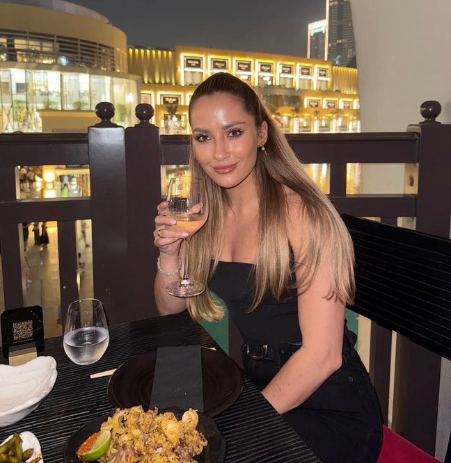 Female Professional  seeking a double room Main Photo