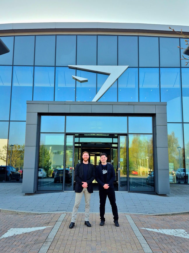 Working Professional Seeks Room in City Centre Main Photo