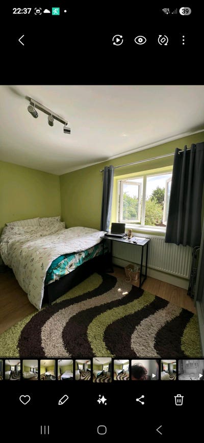  King size Double room with bills. Main Photo