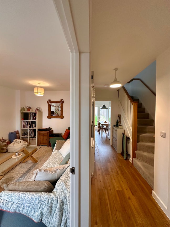 Single room in shared house  Main Photo