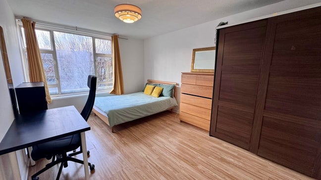 Hurry & Grab Ur Room* Zone 2 * Main Photo