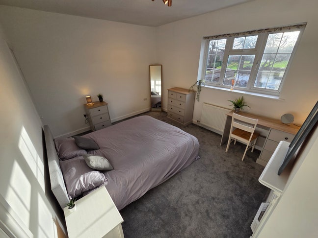 Kegworth- 1 king room, 2 doubles available  Main Photo