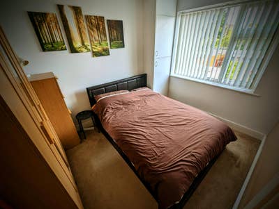 Spare room available for rent Main Photo