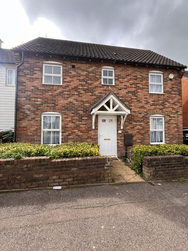 3 Bed Semi-Detached House Main Photo