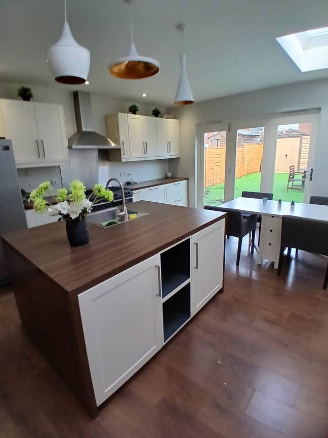 Lovely big room on quiet street Main Photo