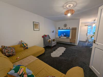 Stylish DoubleRoom in Actual House to share 1 only Main Photo