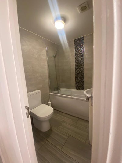 Lovely Two Bedroom Apartment In The Heart Of Bow. Main Photo