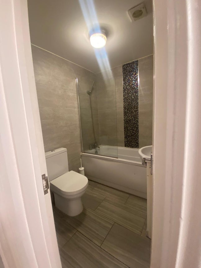 Lovely Two Bedroom Apartment In The Heart Of Bow. Main Photo