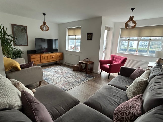 Room on initial short term basis  Main Photo