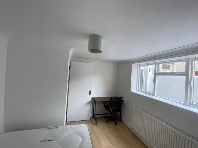 🌿Garden + Living Room I just minutes from Leyton Main Photo