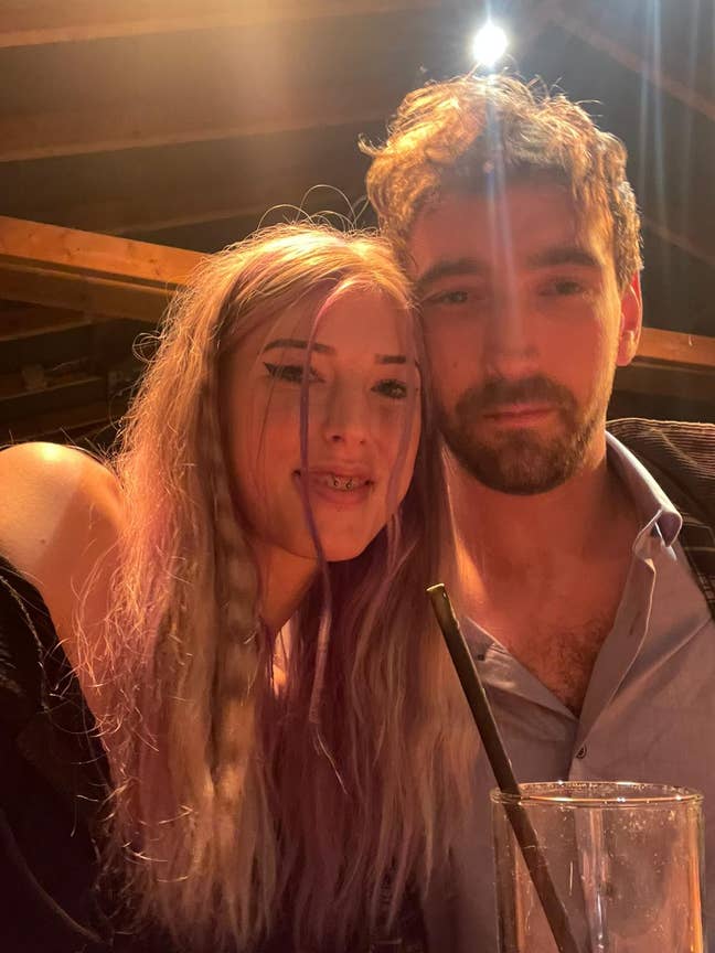 Room needed for couple asap Main Photo