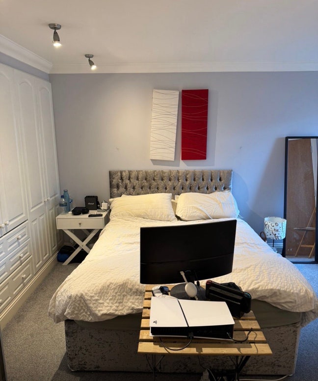 Double bedroom nr tower bridge Riverside apartment Main Photo