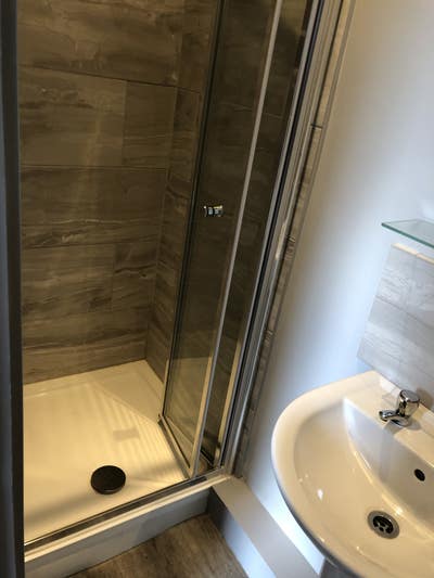 First Month Halfprice-Stunning Well Cared for Room Main Photo