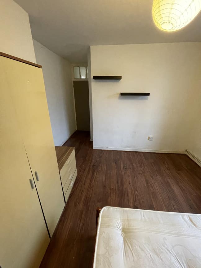 Beautiful Double Room @Bow/Mile End Main Photo