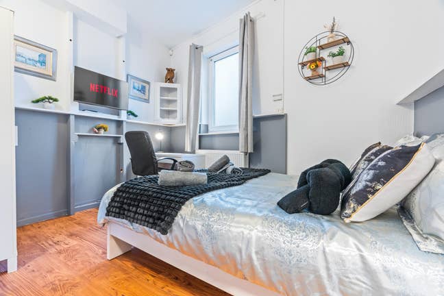 Modern 2-Bed Flat • Free Parking • Free WiFi • NG7 Main Photo