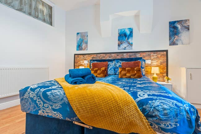 Modern 2-Bed Flat • Free Parking • Free WiFi • NG7 Main Photo