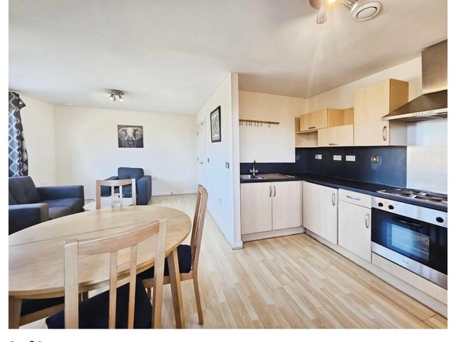 Looking for a flatmate to join me in Town  Main Photo