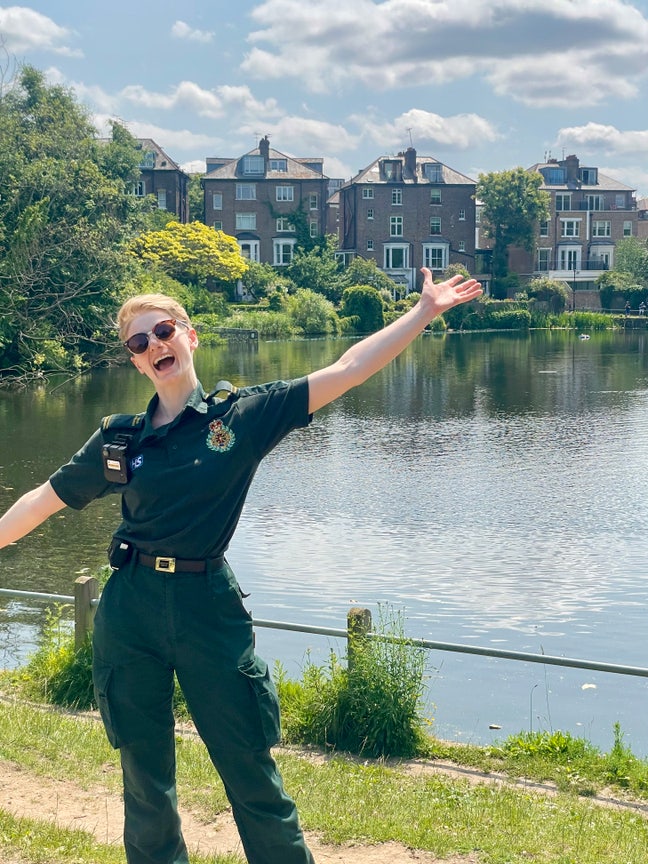 Paramedic + cat looking to buddy up in Central LDN Main Photo