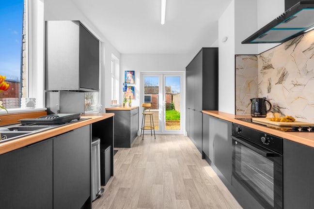 5 Bed Newly Refurbished Property in Crewe  Main Photo