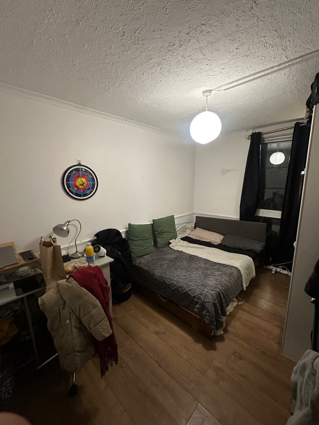 Room for rent temporary Main Photo