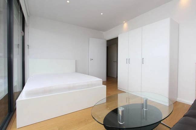 Massive Luxury Ensuite Room-Stunning Modern Flat Main Photo