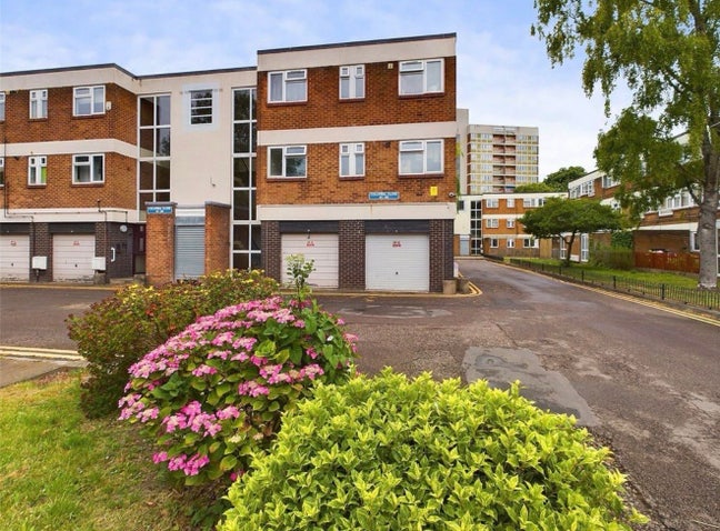 2 bedroom flat in kingsholm  Main Photo