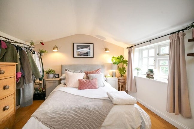 Bright furnished double room - near St Albans  Main Photo