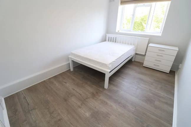 Beautiful Large Room! Modern Flat-Charming Area Main Photo