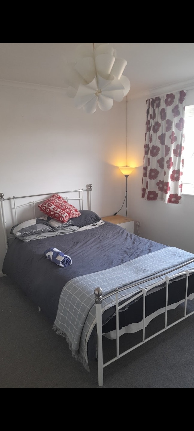 Double room and office/sml lounge  Main Photo