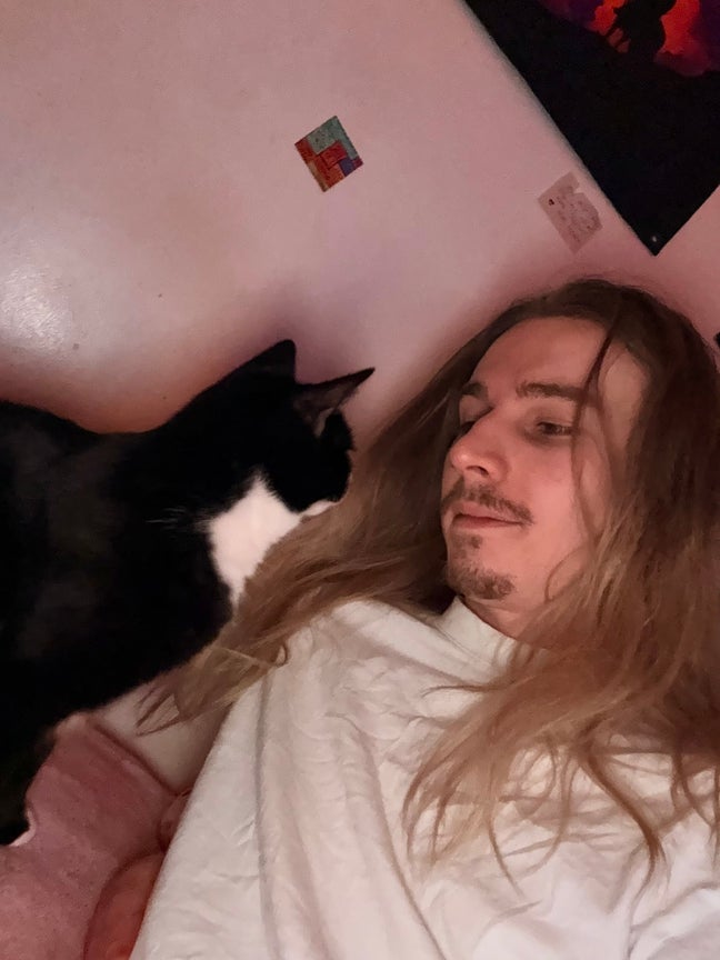 Student needing a room for myself and 2 cats :) Main Photo