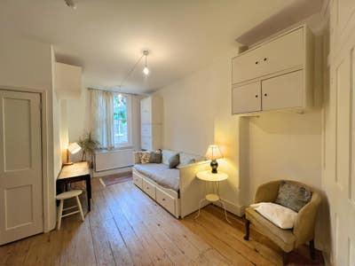 Elegant Double Room in SW5 - All Bills Included  Main Photo