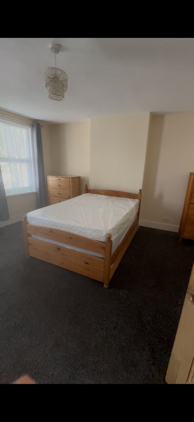 Master Bedroom for Rent Main Photo