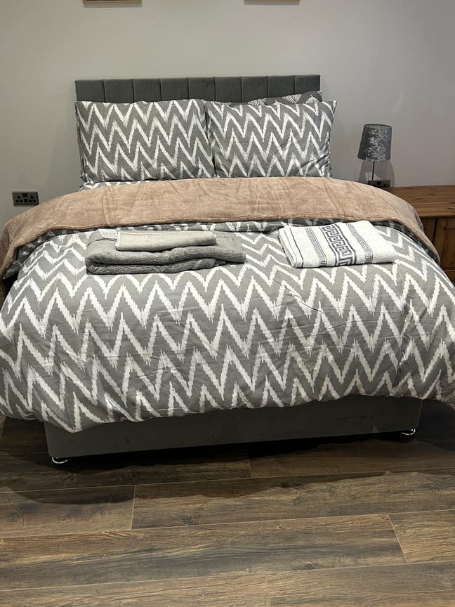 Nice lovely 1 bedroom apartment. Main Photo