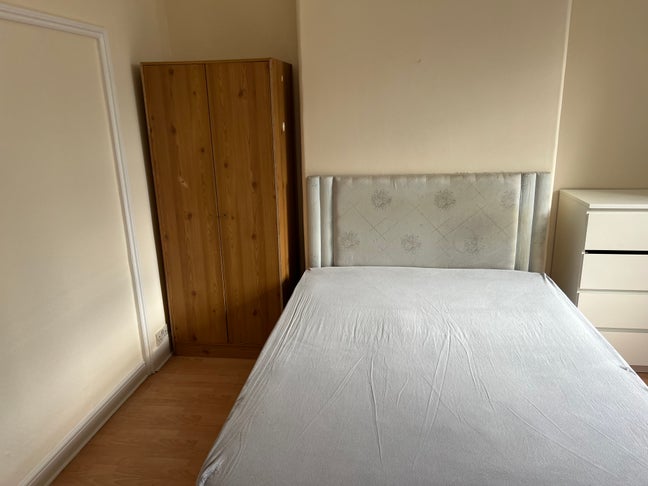 Big Double Room Available  Main Photo