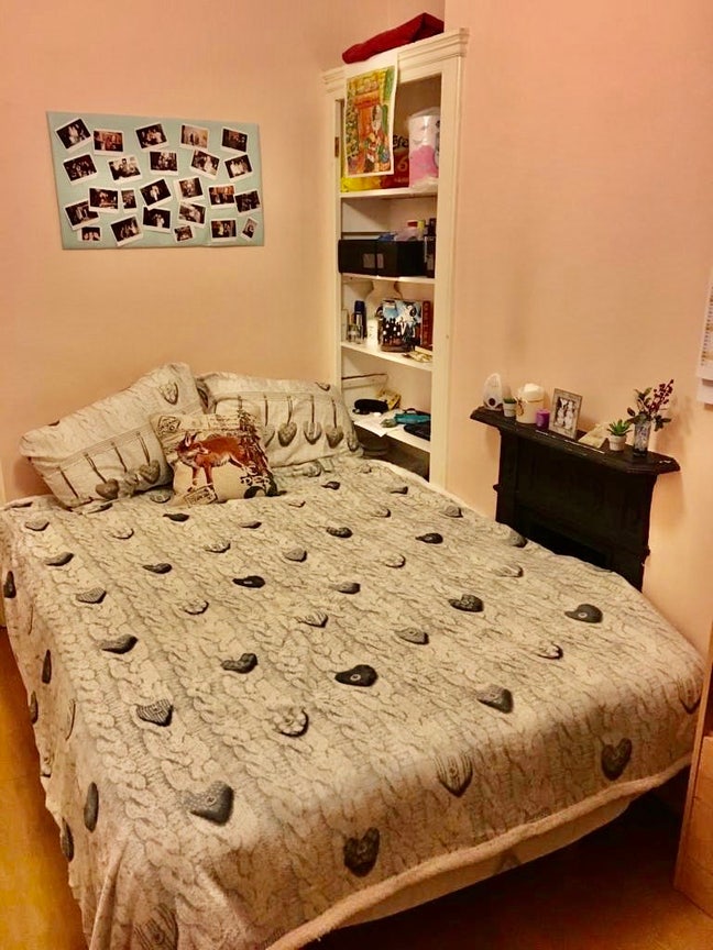 Amazing Double  room available bills included  Main Photo