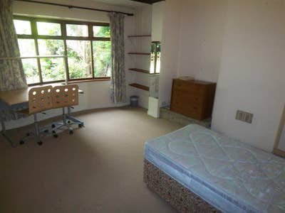 Double bedroom Englefield Green Tenant needed ASAP Main Photo