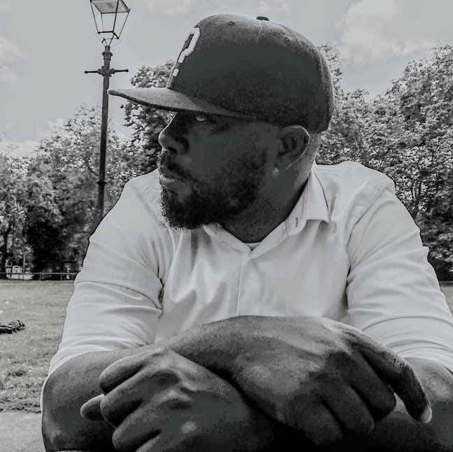 I am a professional male aged 50. I am lookin... Main Photo