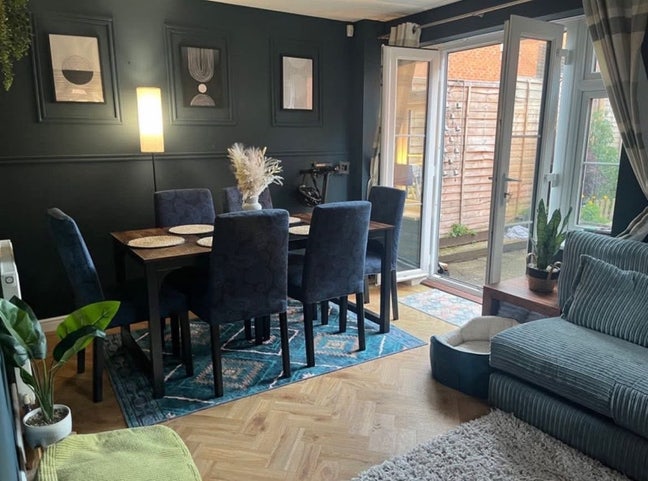 Furnished single room in beautiful home 🏡  Main Photo