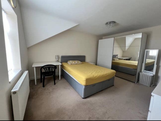 Double Room in B20 Main Photo