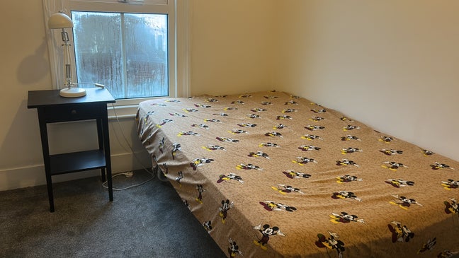 Room for single person(female)newmarket Main Photo