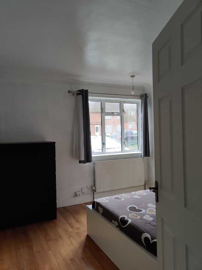 Double room available for rent  Main Photo