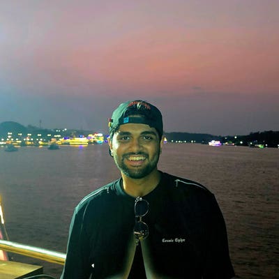 Seeking a Male flatmate for an En-Suite Room Main Photo