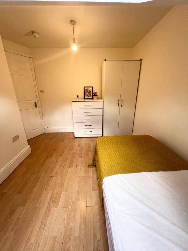 2 Room Same Flat Ready to Move in, Willesden Green Main Photo