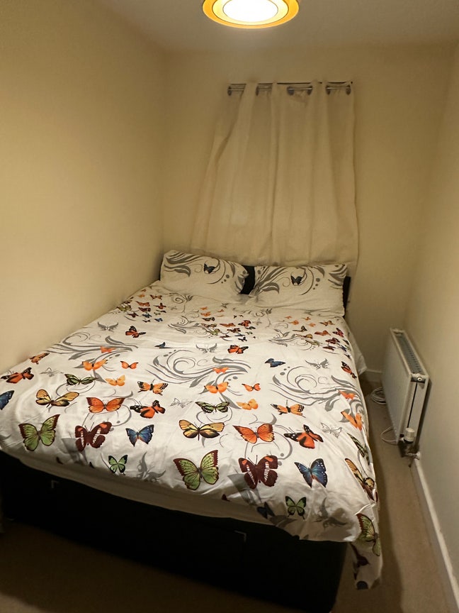 Cozy Double Bedroom  Main Photo