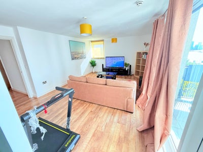 Luxury Riverview Apartment Main Photo