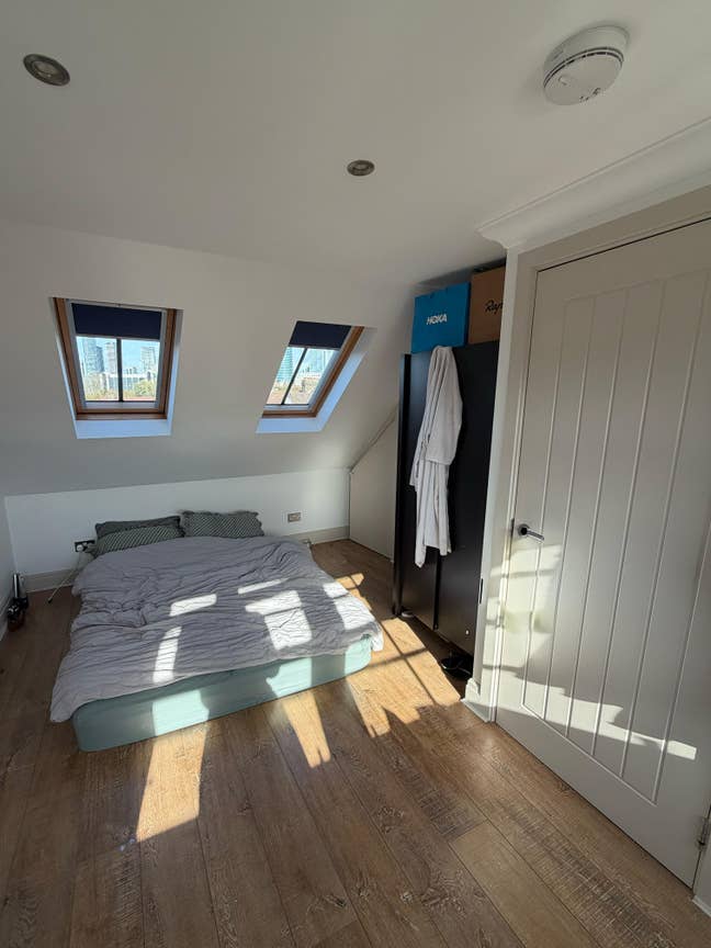 Large Double Room in Modern House – 6 Mins to DLR Main Photo