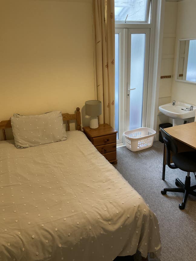 Double  rooms available JANUARY Main Photo