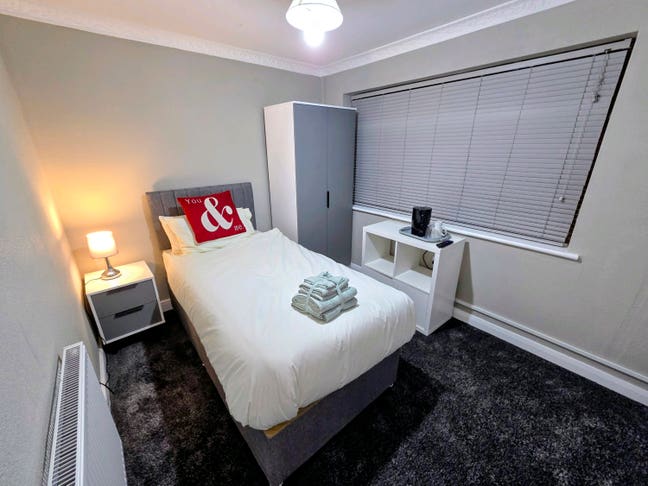 Modern Rooms Close To Furness General Hospital  Main Photo