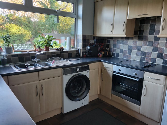 Double room to let, near town centre Main Photo