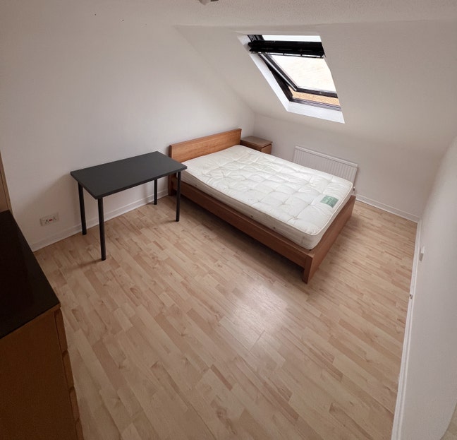 Spacious King Room in MK9 Main Photo